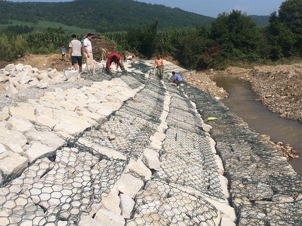 護岸石籠網